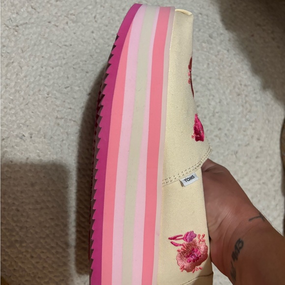 TOMS Platforms - Picture 3 of 3
